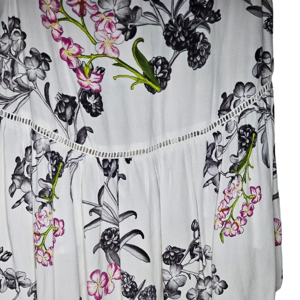 1.STATE women's cream sleeveless floral v-neck high-low top size XS